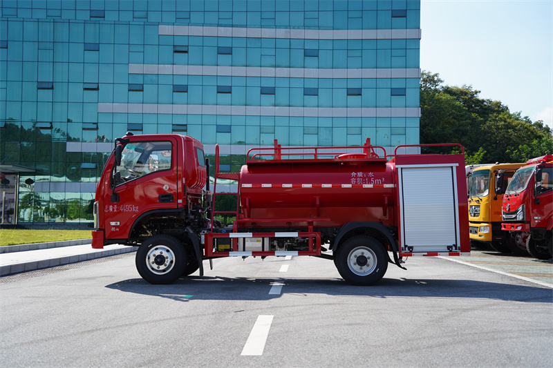【汉成牌】东风华神1.5吨蓝牌供水车